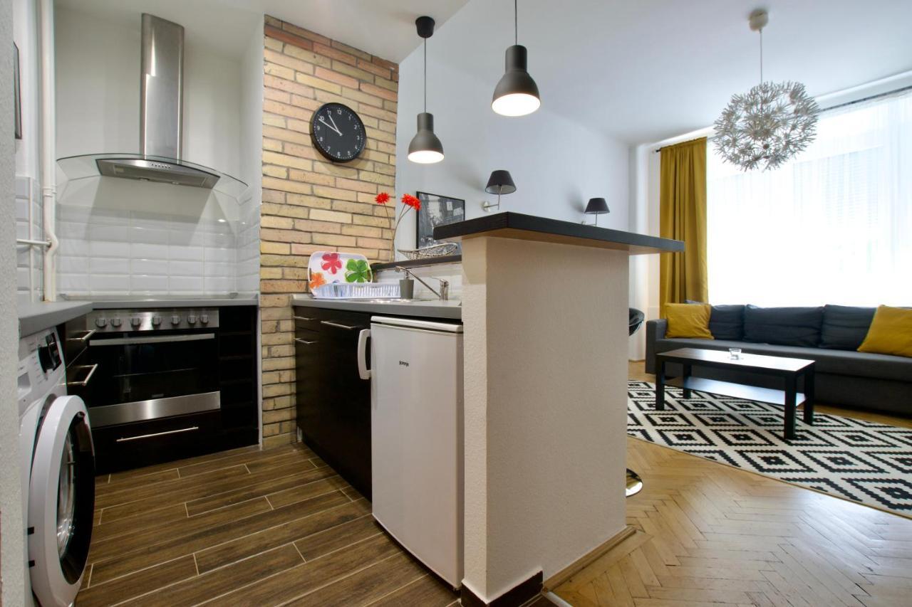 Standard Apartment By Hi5 - Center Of City Center Budapest Esterno foto